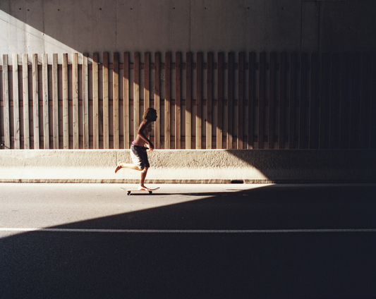Skate sous un pont