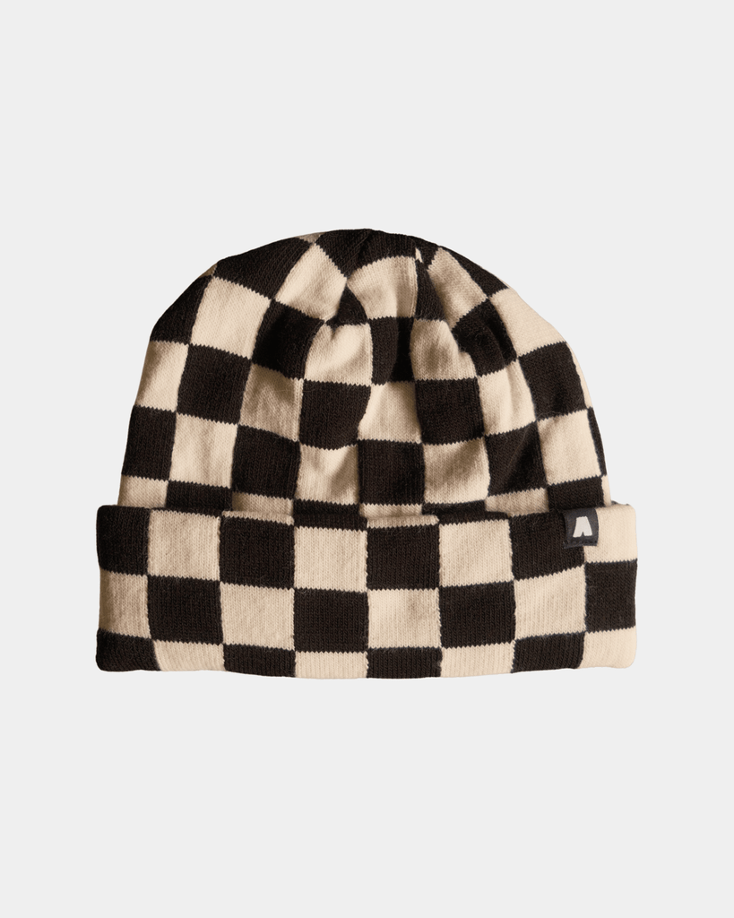 Bonnet avec revers, motif damiers, carreaux noir et blanc, fabriqué au Portugal